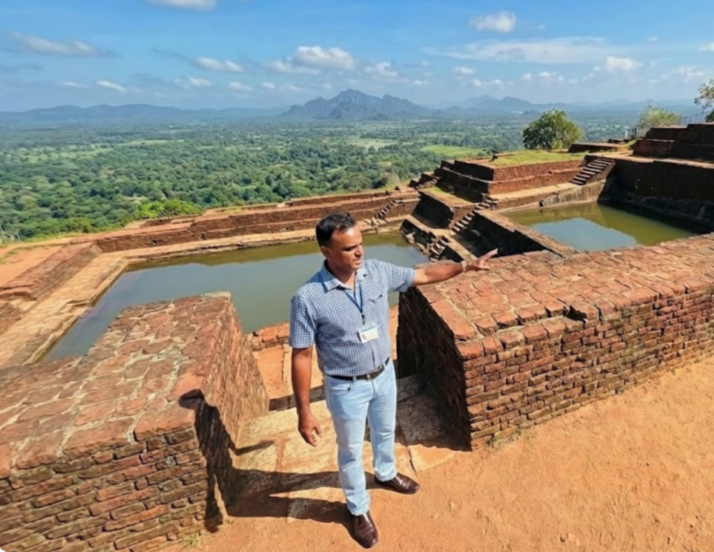 ガイドをするRanjanaさん