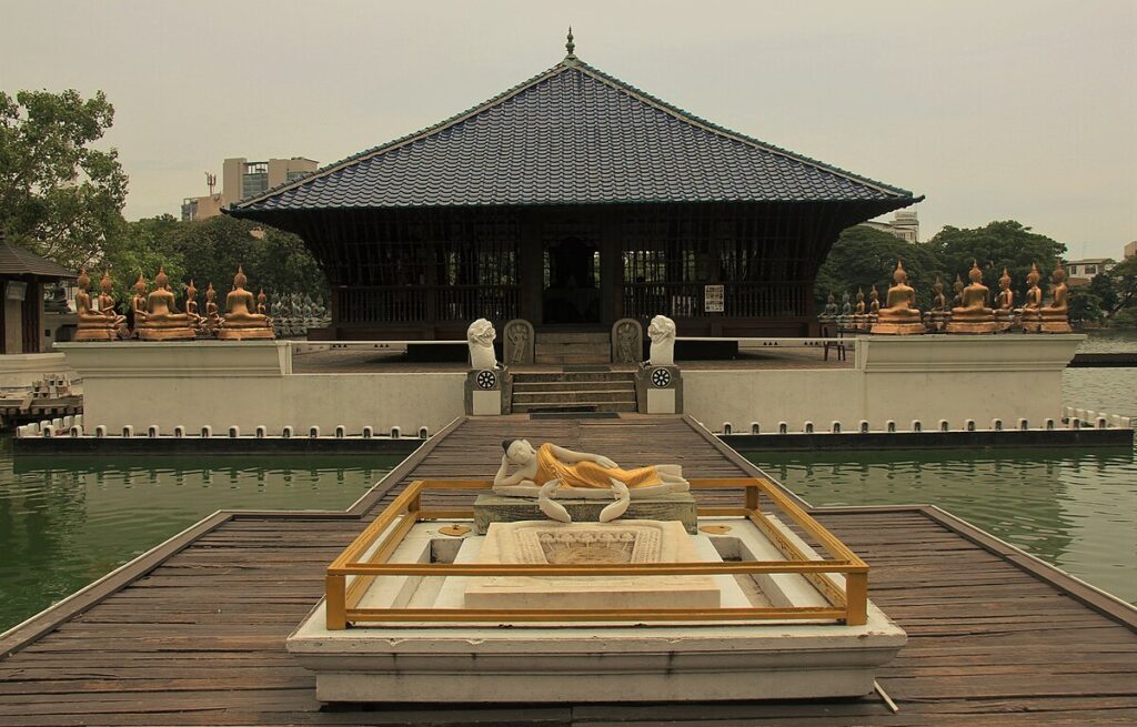 水上寺院シーマ・マラカヤ寺院